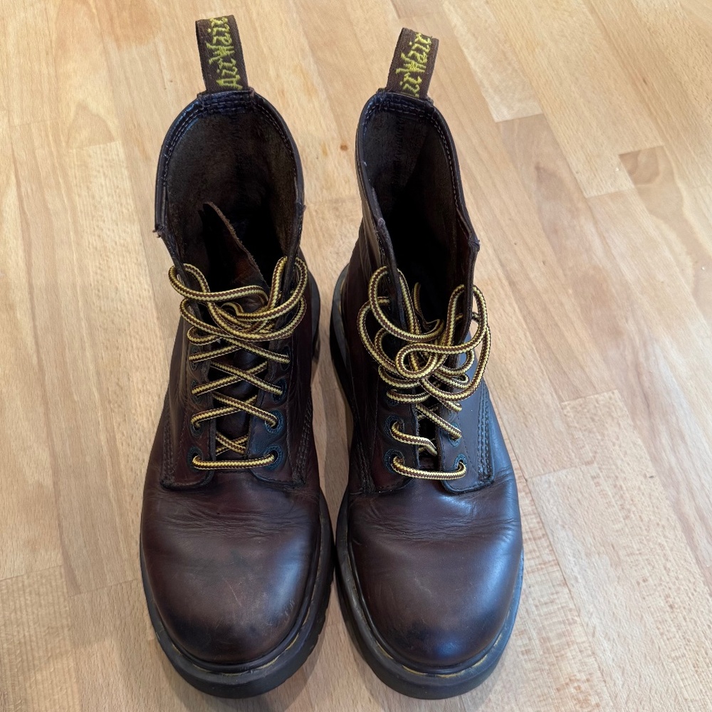 Vintage Doc Marten's, purchased Christmas 1998 PLEASE READ FOR SIZING INFO